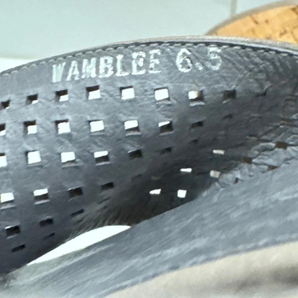 Chocolat Blu Wamblee Wedge Sandals 6.5 Taupe Leather Perforated Cork Platform‎